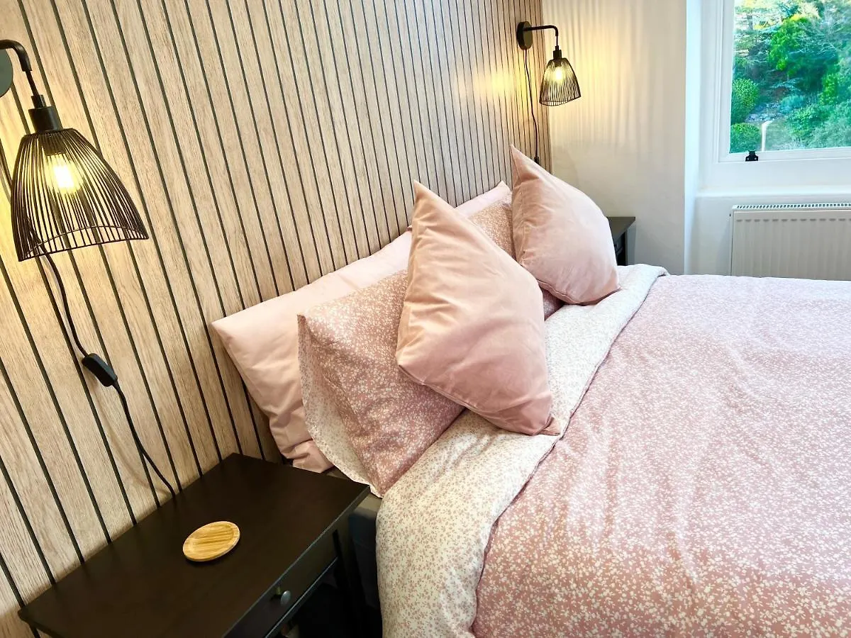 Lovely Apartment, One Minute From Bournemouth Beach And Town. Apartment